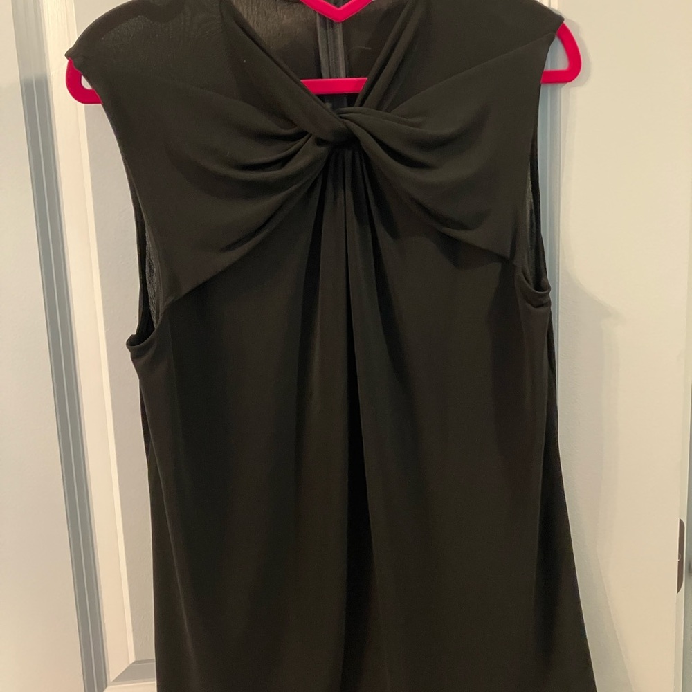 MM.LaFleur Elegant Black Sleeveless Top